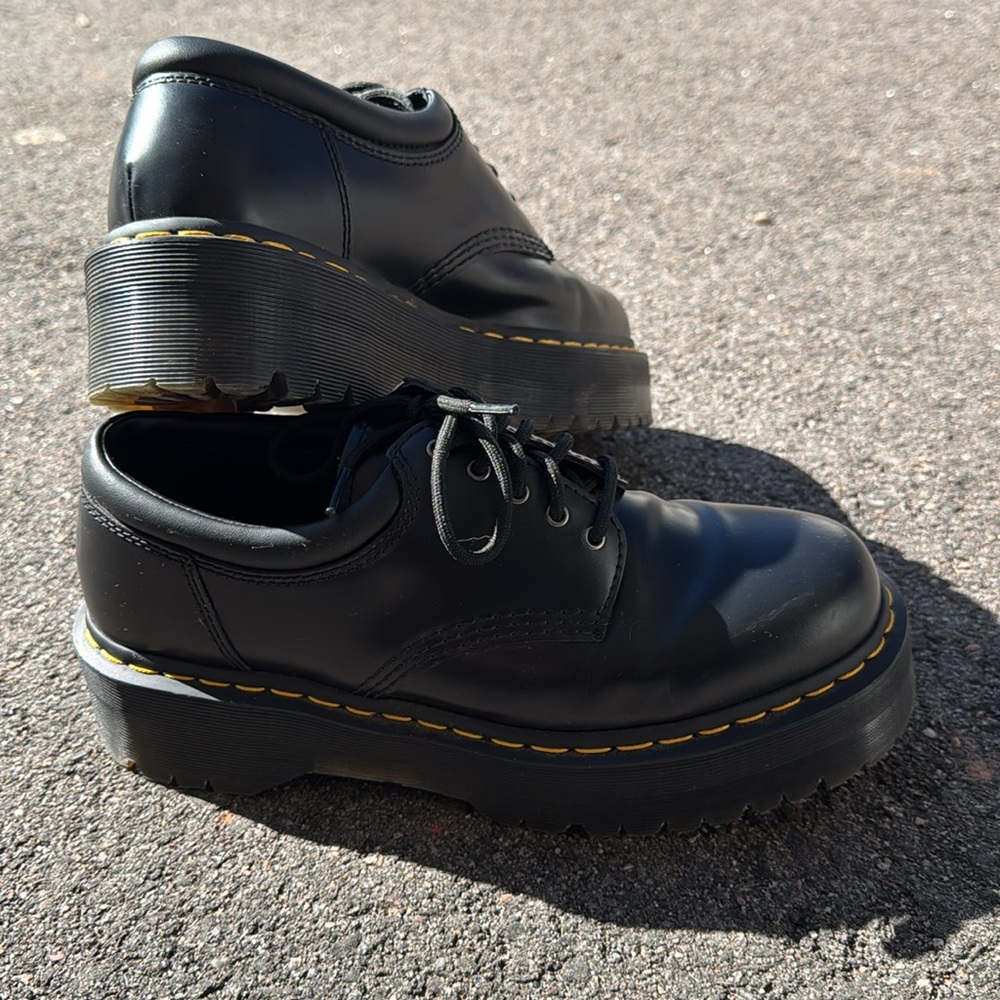 Dr. Martens 8053 Quad (Platform) Shoe, great condition Size 10
